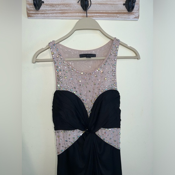 Only worn one time, still like new! - Picture 3 of 4